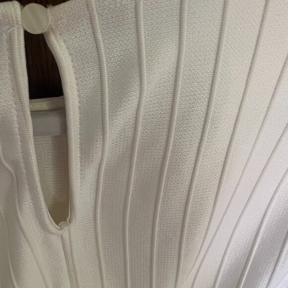 H&M Textured Cream Blouse – Balloon Sleeve – Size Small - Picture 4 of 5